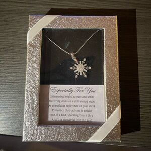 NWT Snowflake necklace